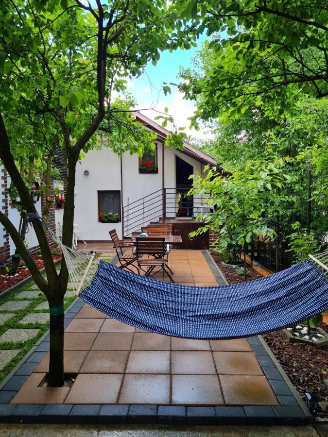 Cozy House With Nice Garden In Heart Of City Center Villa Cluj-Napoca Exterior photo