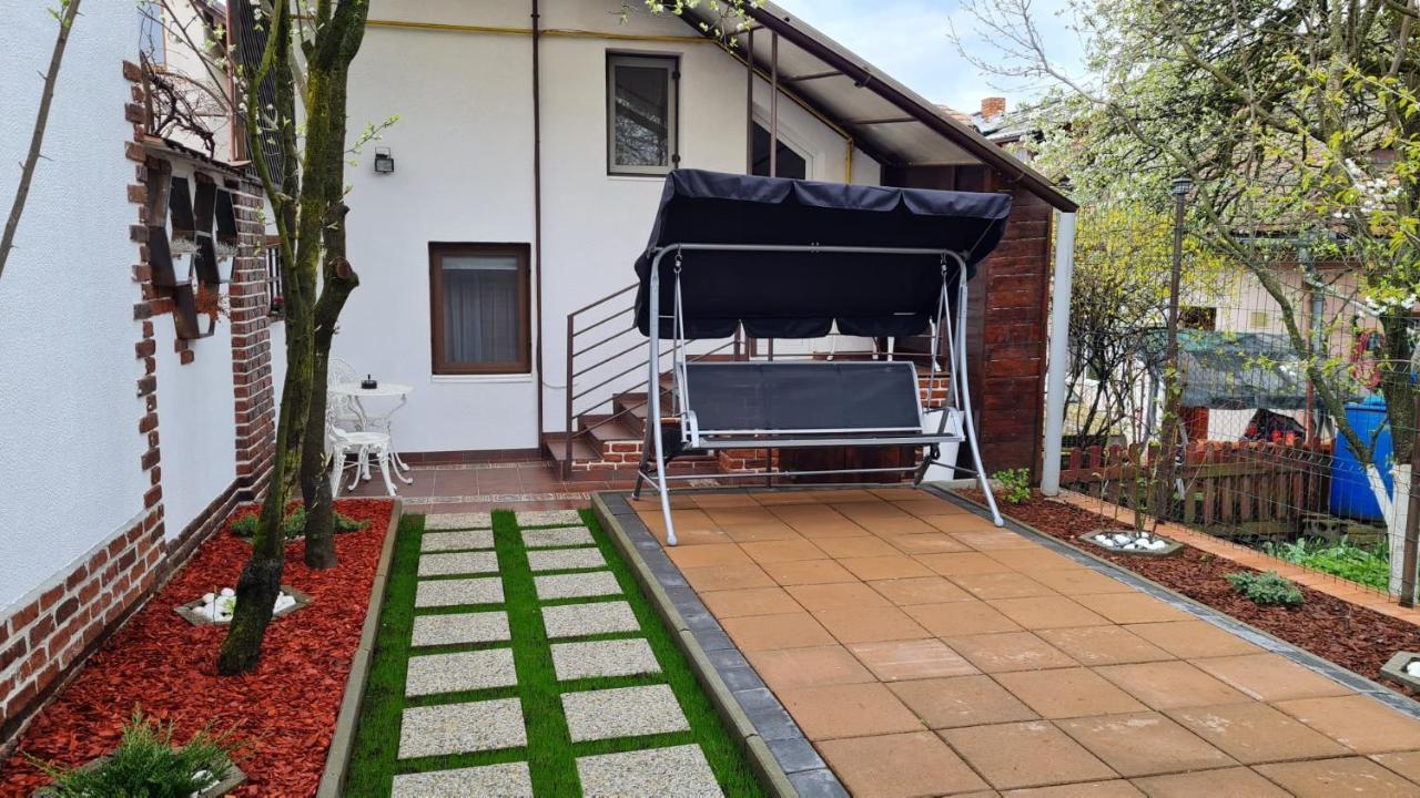 Cozy House With Nice Garden In Heart Of City Center Villa Cluj-Napoca Exterior photo
