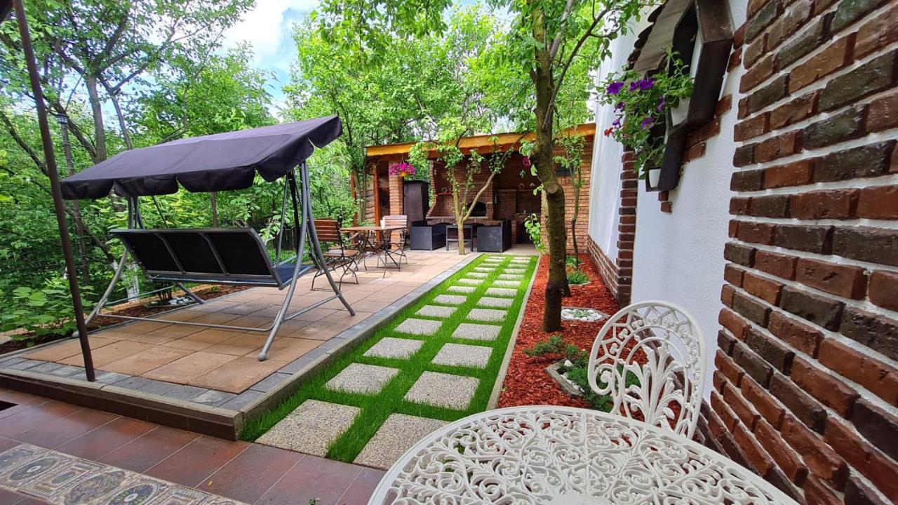 Cozy House With Nice Garden In Heart Of City Center Villa Cluj-Napoca Exterior photo