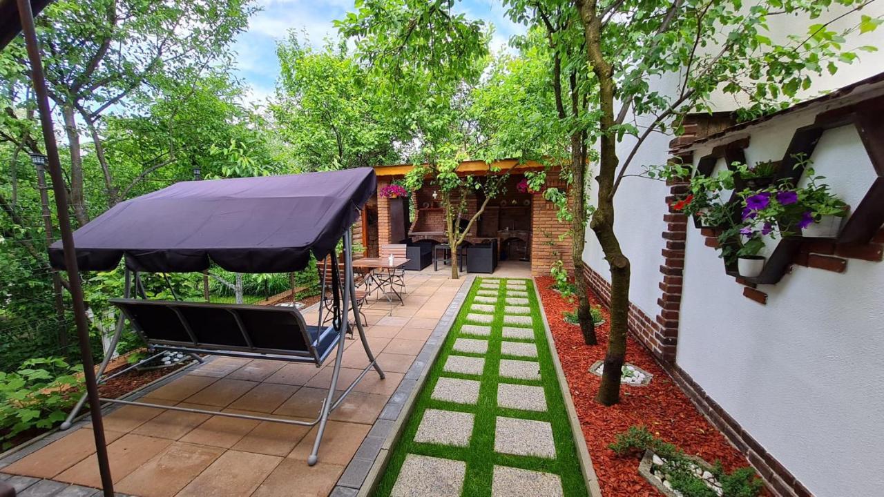 Cozy House With Nice Garden In Heart Of City Center Villa Cluj-Napoca Exterior photo